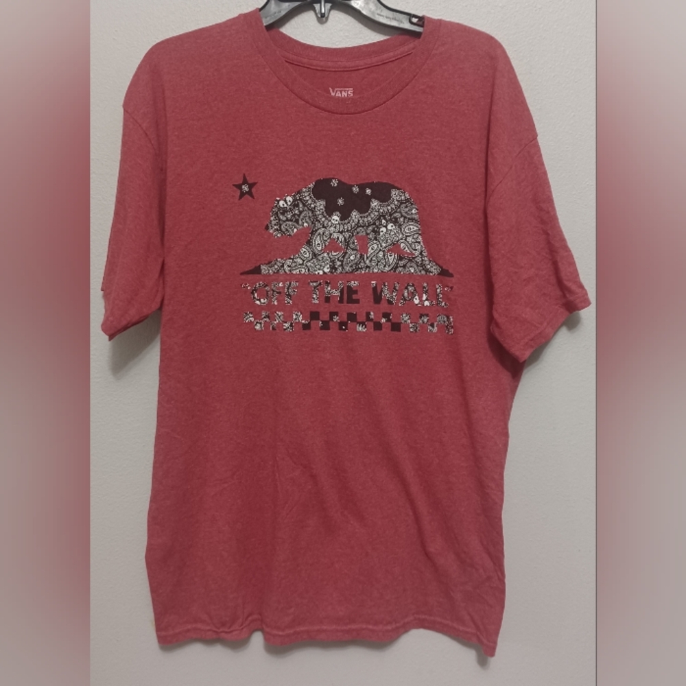 Vans Off The Wall Distressed Red T-Shirt Unisex Men's Size Large Paisley Bear